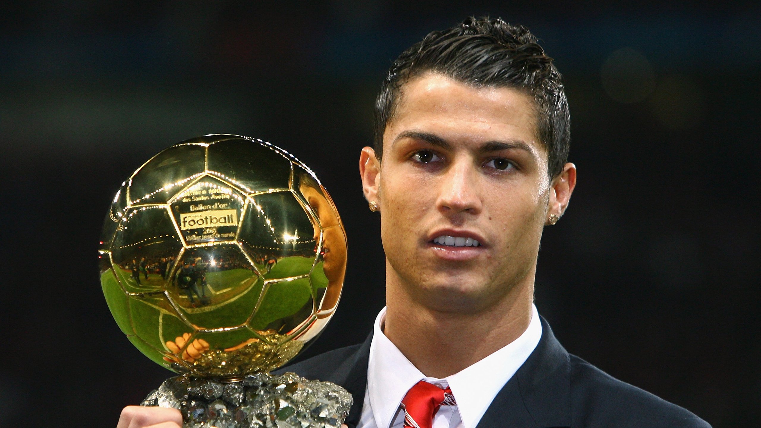 开云FIFA-一个人击溃加纳防线！穆西亚拉闪耀2026世界杯，智利中场压制成最大惊喜